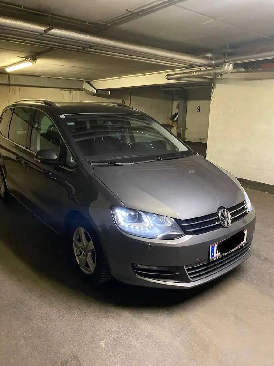 Volkswagen Sharan 2012 photo 2