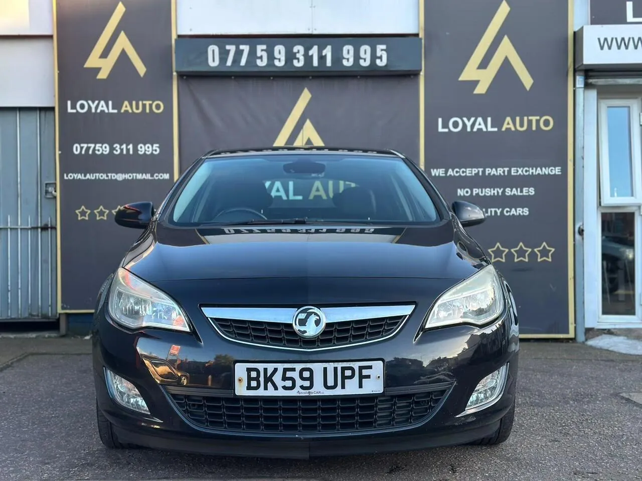 Vauxhall Astra 2009 photo 2