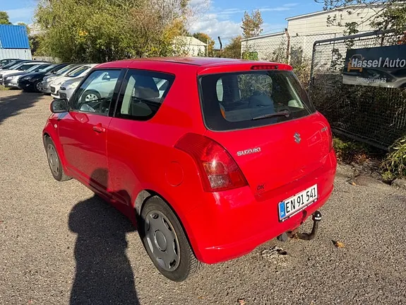 Suzuki Swift 2007 photo 3