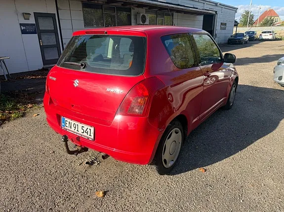 Suzuki Swift 2007 photo 5