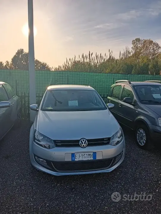 Volkswagen Polo 2011 photo 2