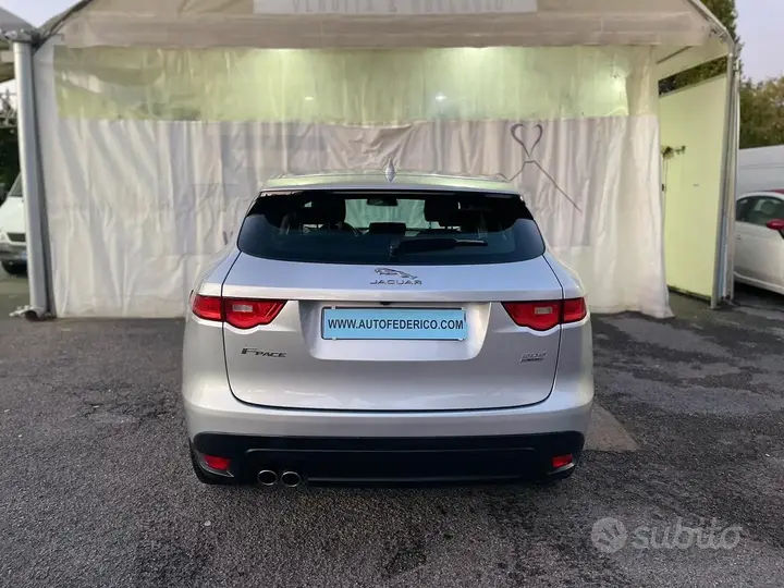 Jaguar F-Pace 2017 photo 5