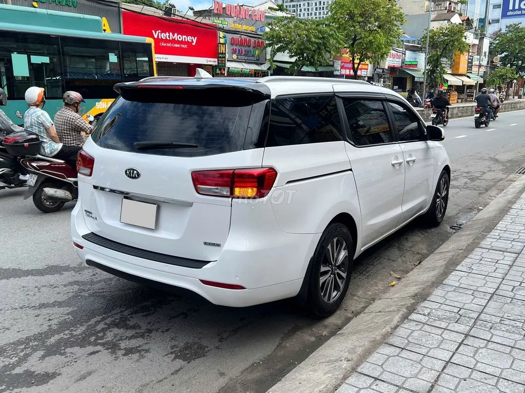 Kia Sedona 2018 photo 3