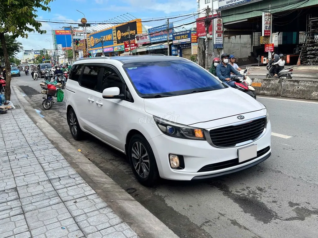 Kia Sedona 2018 photo 2