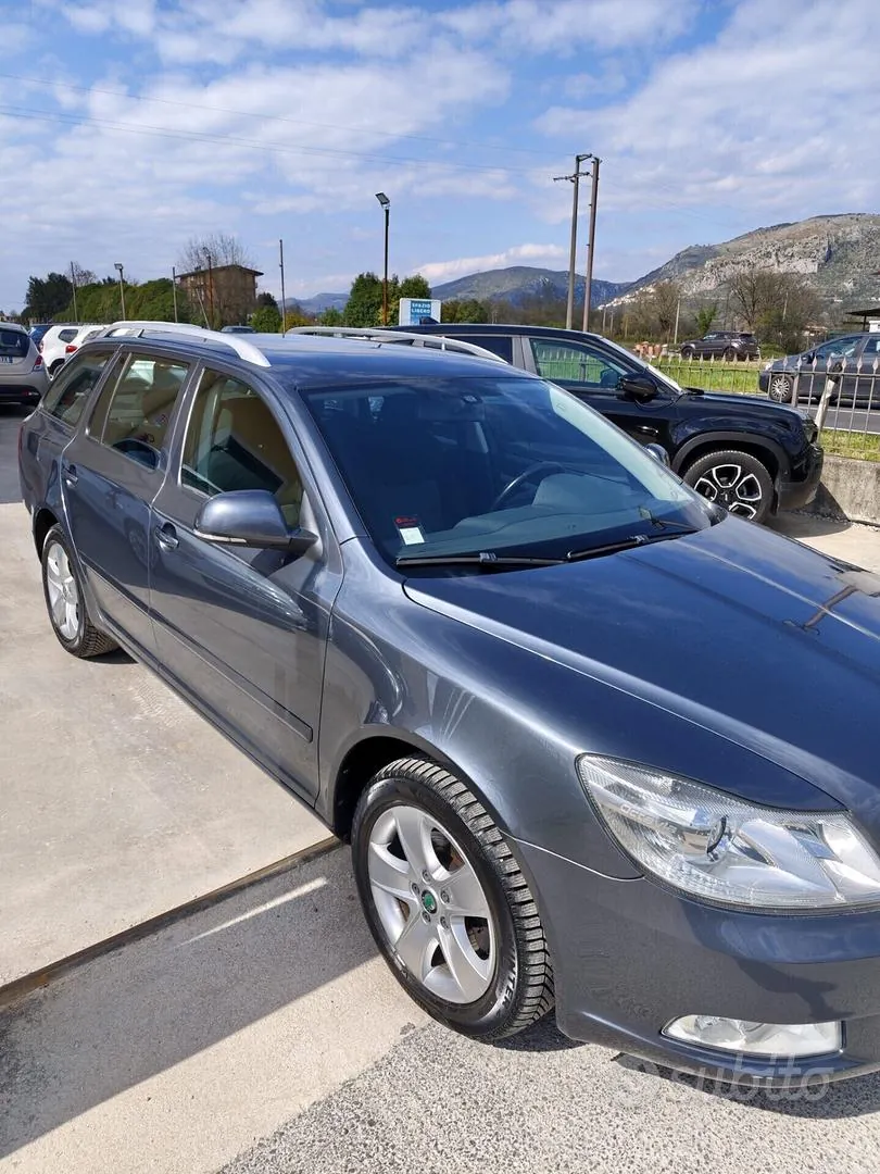 Skoda Octavia 2011 photo 4