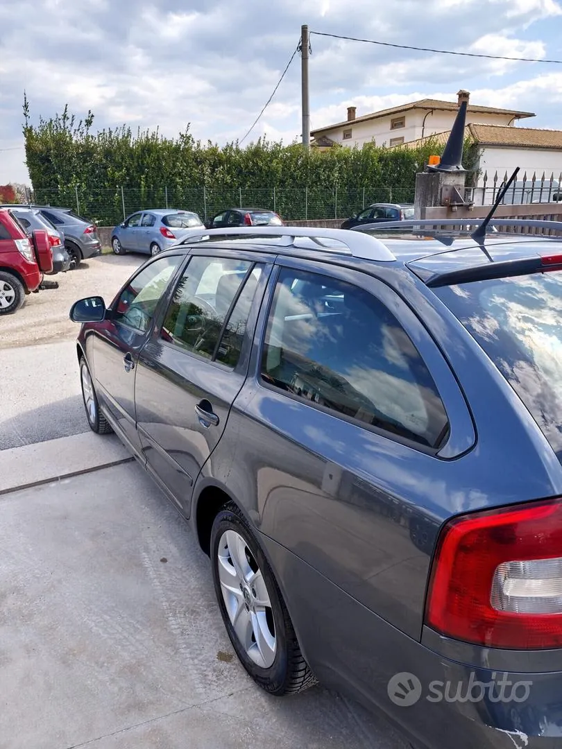 Skoda Octavia 2011 photo 5