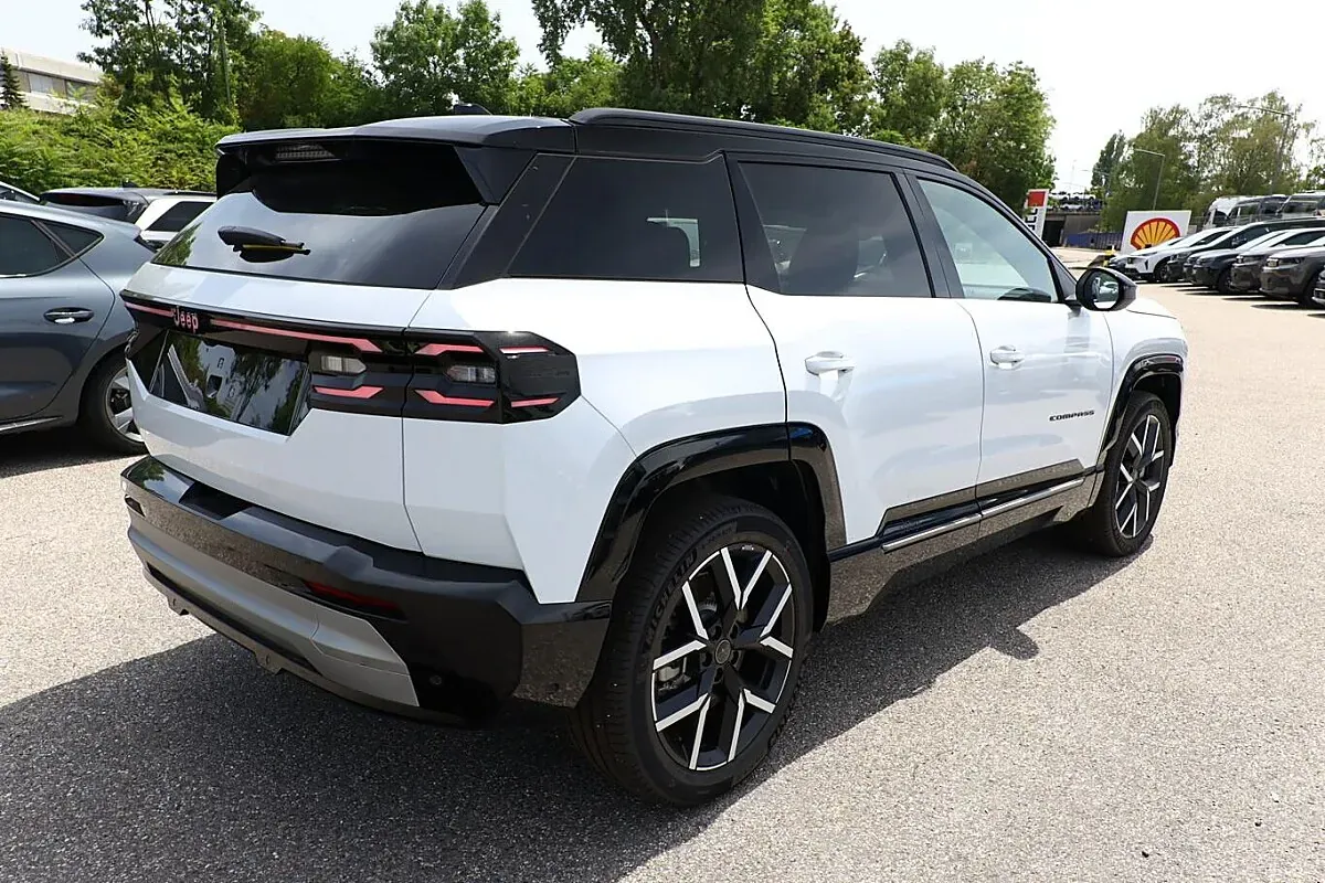Jeep Compass photo 3