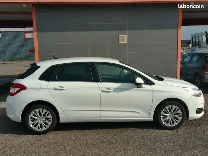 Citroen C4 2012 photo 4