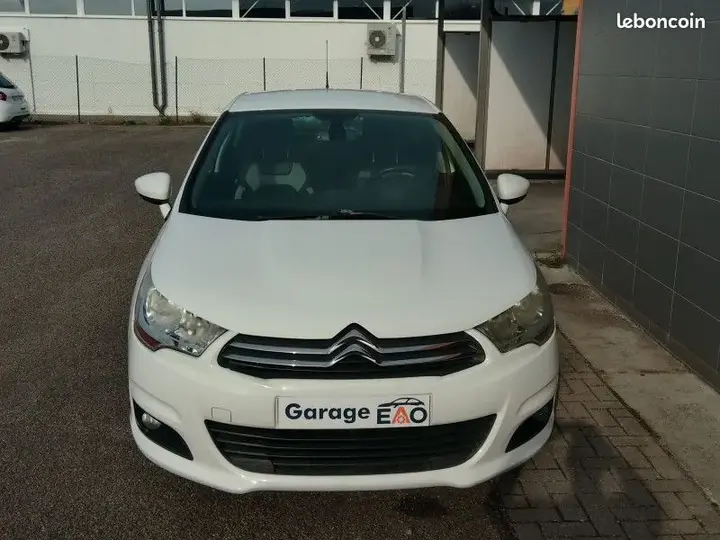 Citroen C4 2012 photo 2