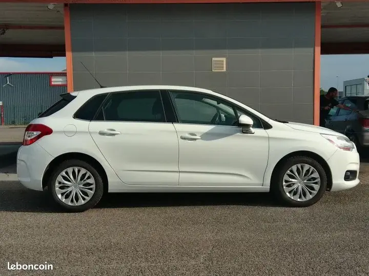 Citroen C4 2012 photo 5