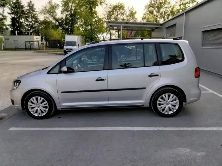 Volkswagen Touran 2015 photo 3