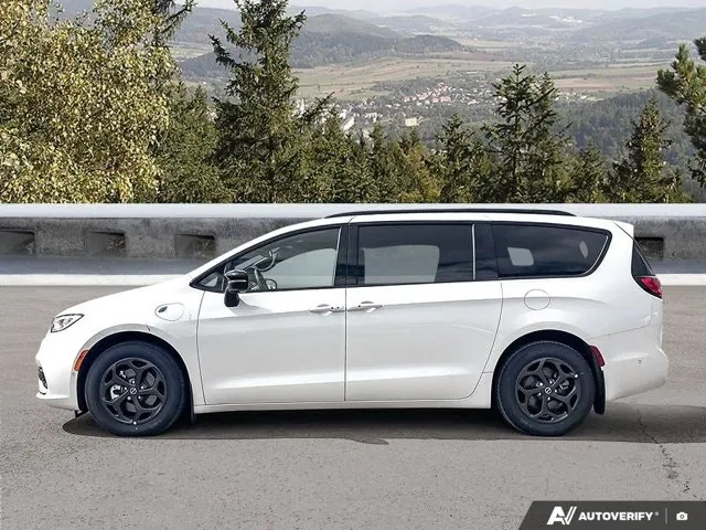 Chrysler Pacifica 2025 photo 2