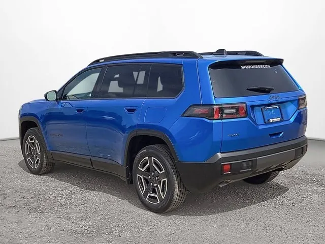 Jeep Cherokee 2026 photo 3