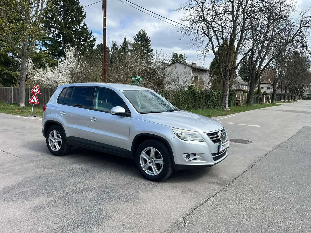 Volkswagen Tiguan 2010 photo 2