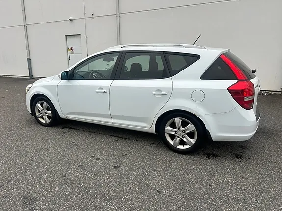 Kia Ceed 2010 photo 4