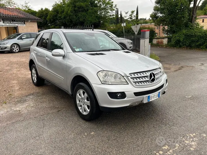 Mercedes-Benz Ml 320 2005 photo 2