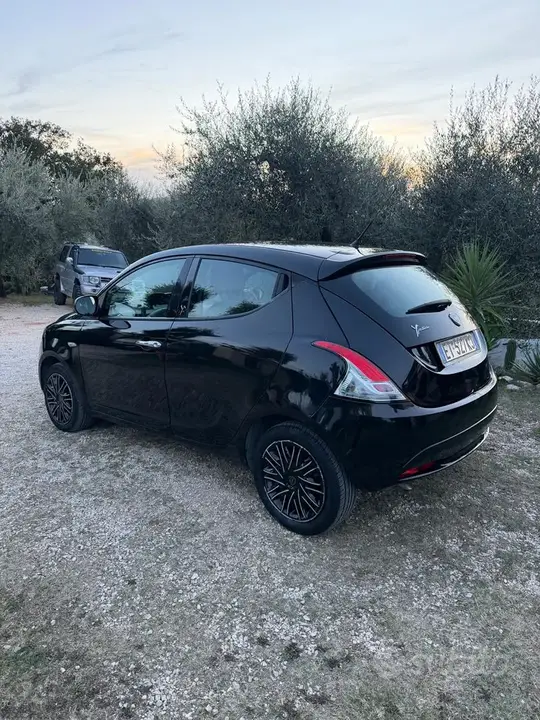 Lancia Ypsilon 2014 photo 4