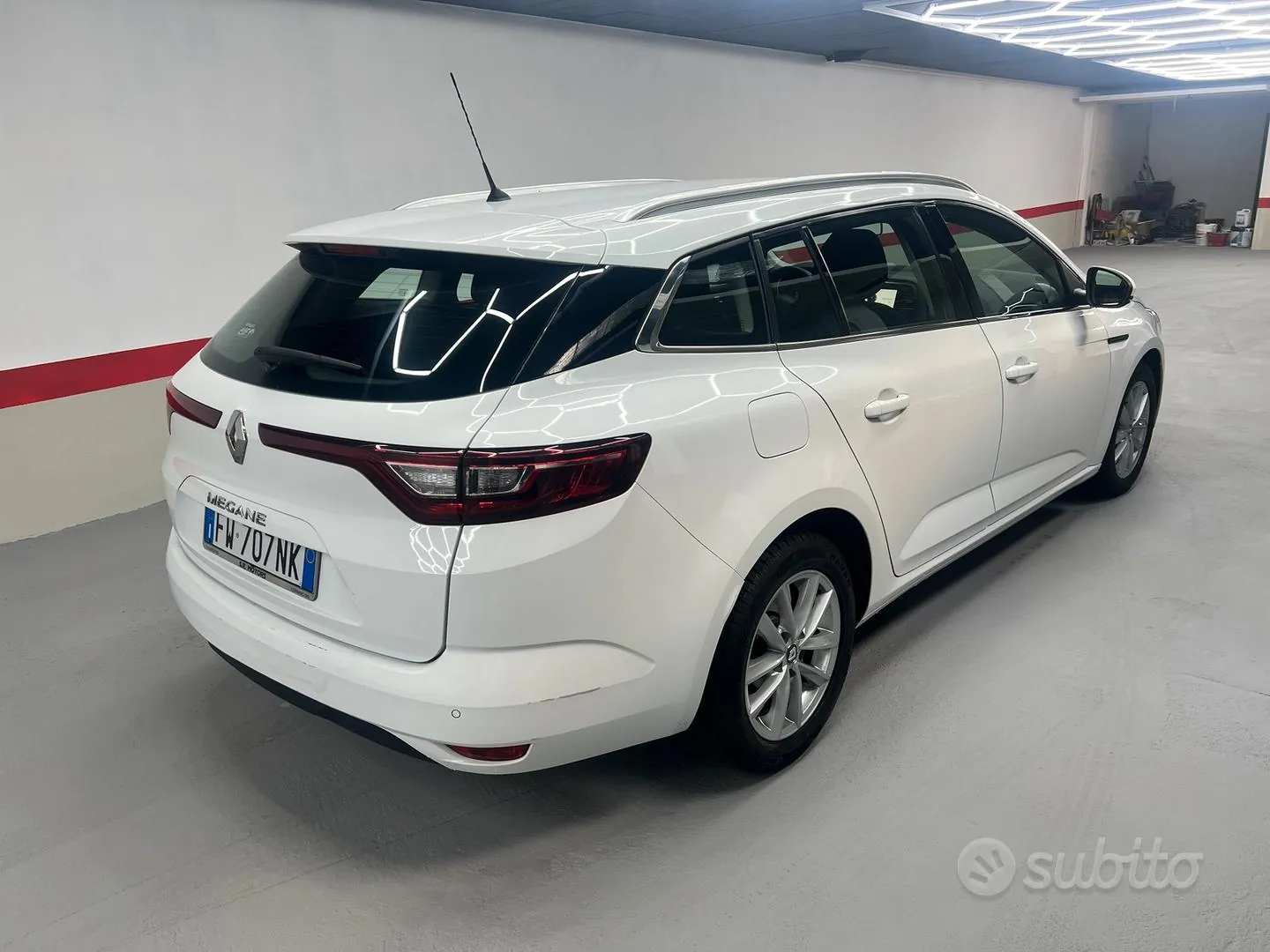 Renault Megane 2019 photo 2