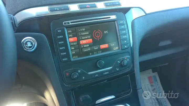 Ford Galaxy 2011 photo 5