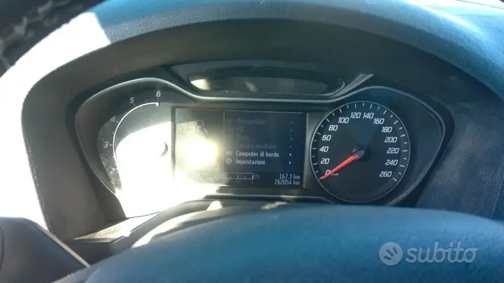 Ford Galaxy 2011 photo 4