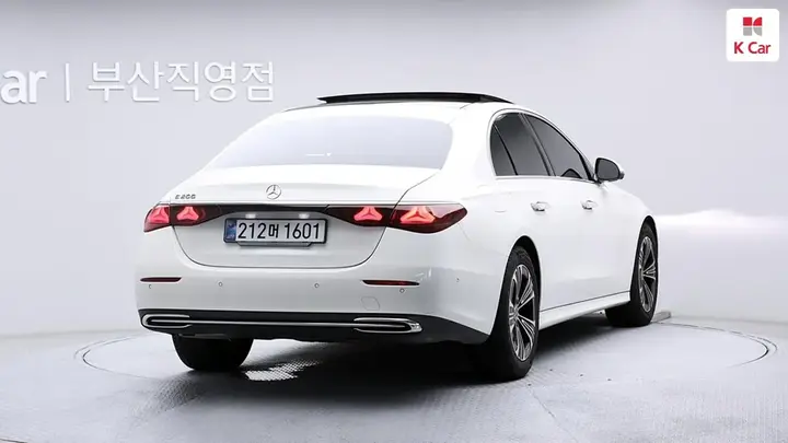 Mercedes-Benz E-Class 2025 photo 3