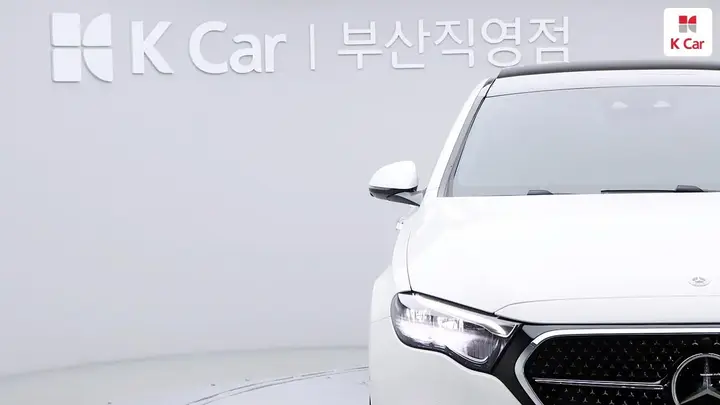 Mercedes-Benz E-Class 2025 photo 5