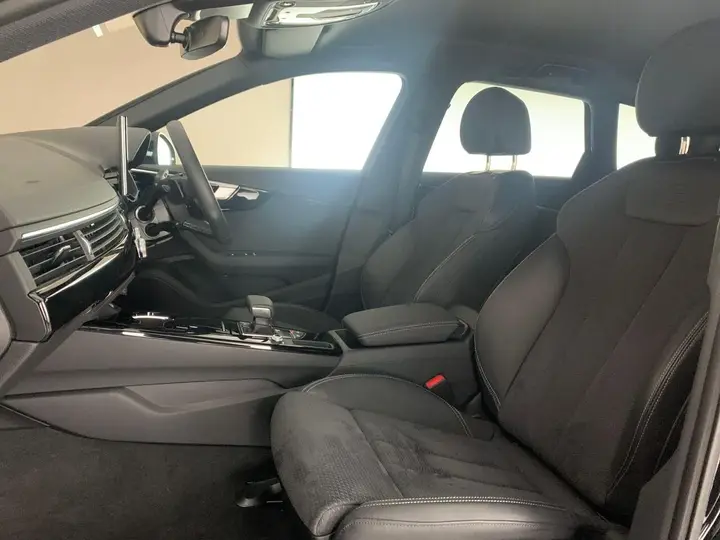 Audi A4 Avant 2023 photo 4