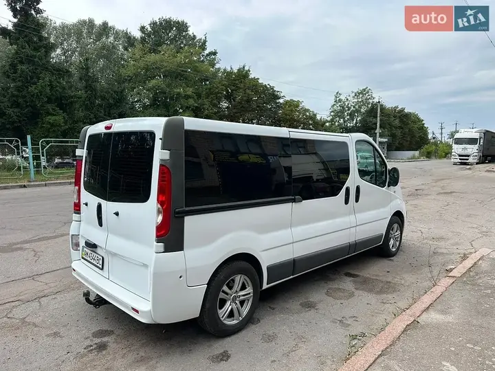 Nissan Primastar 2011 photo 5