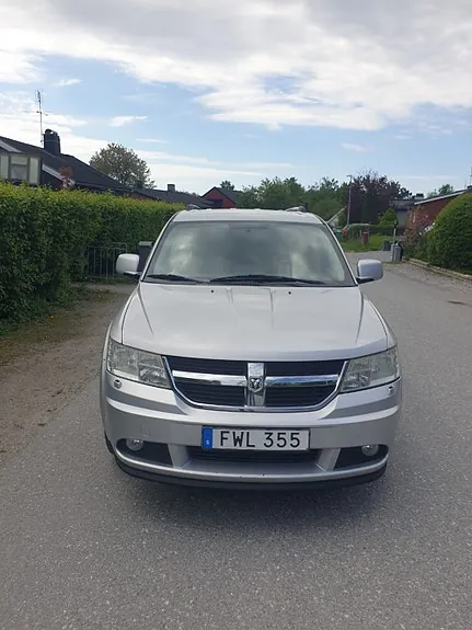 Dodge Journey 2010 photo 2
