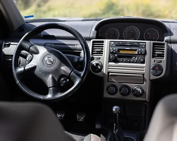 Nissan X-Trail 2005 photo 2