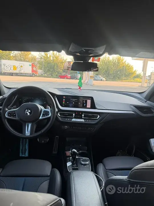 BMW 1 Series 2023 photo 3