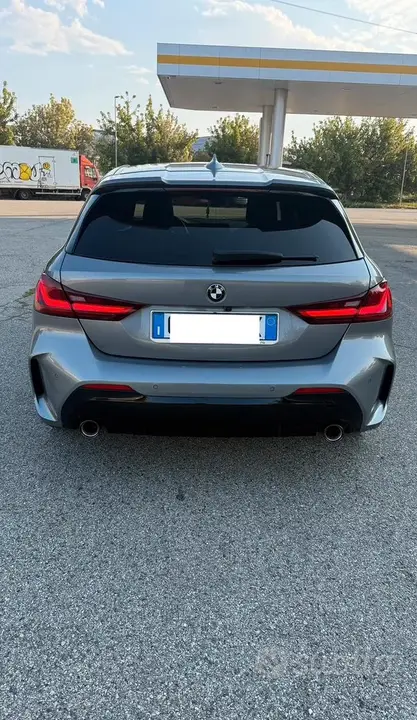 BMW 1 Series 2023 photo 2