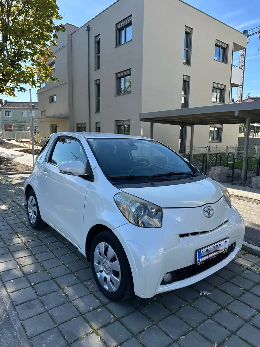 Toyota Iq