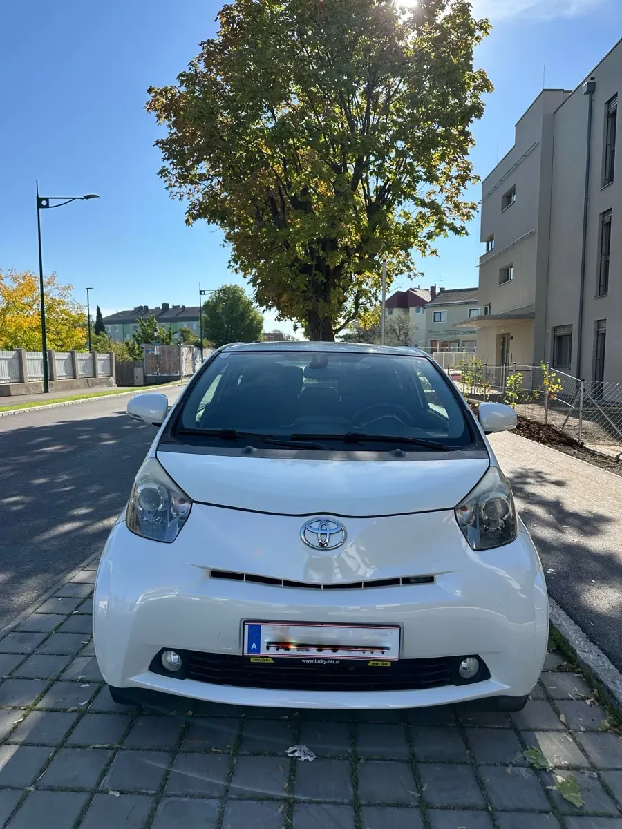 Toyota Iq 2009 photo 2