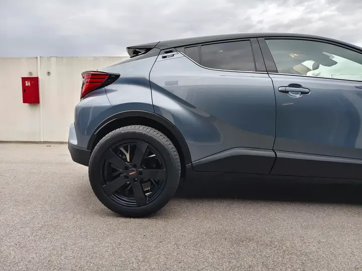 Toyota C-Hr 2021 photo 2