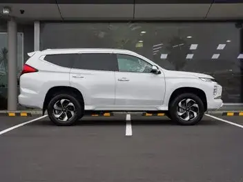 Mitsubishi Pajero Sport 2024 photo 4