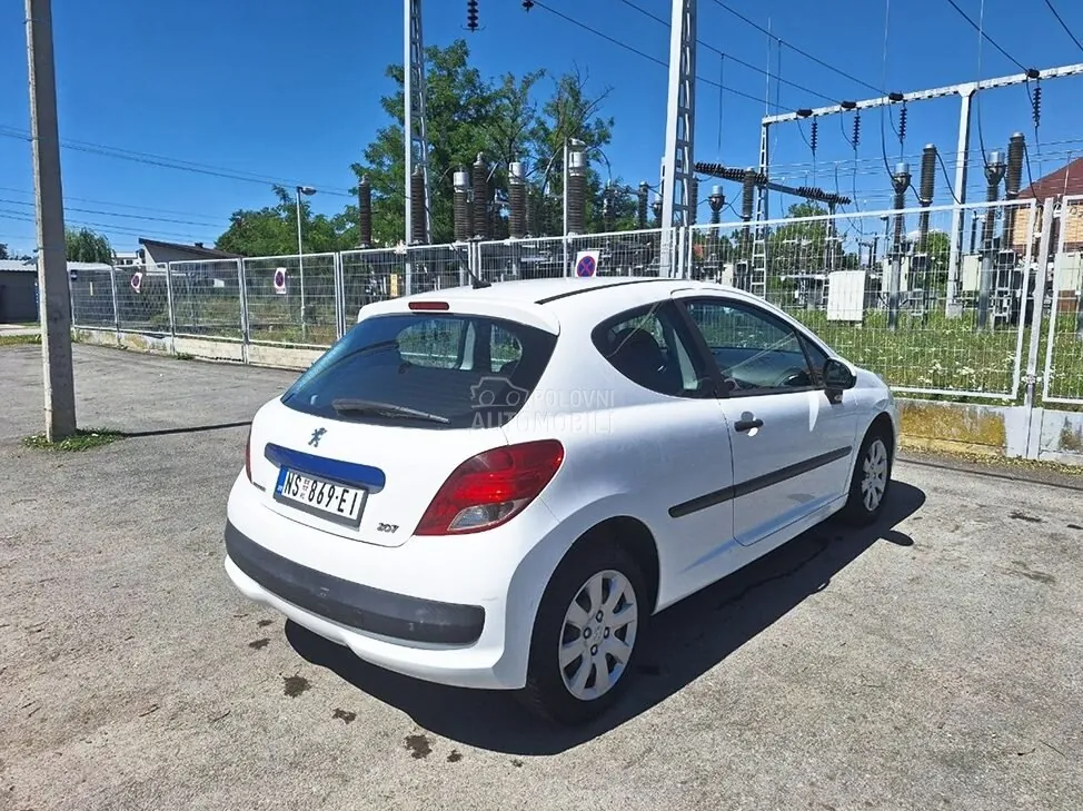 Peugeot 207 2007 photo 3