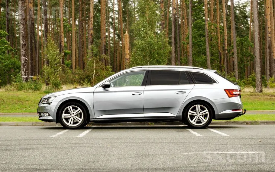 Skoda Superb 2017 photo 5