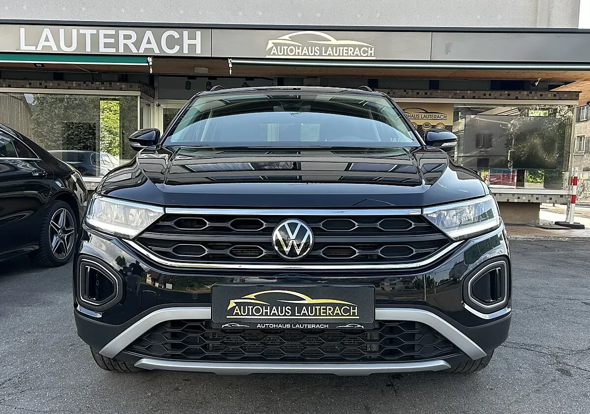 Volkswagen T-Roc 2023 photo 2
