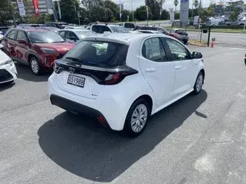Toyota Yaris 2024 photo 3