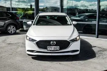 Mazda 3 2022 photo 3