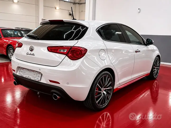 Alfa Romeo Giulietta 2010 photo 4