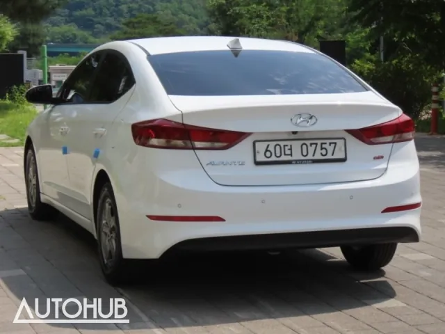 Hyundai Avante 2015 photo 4