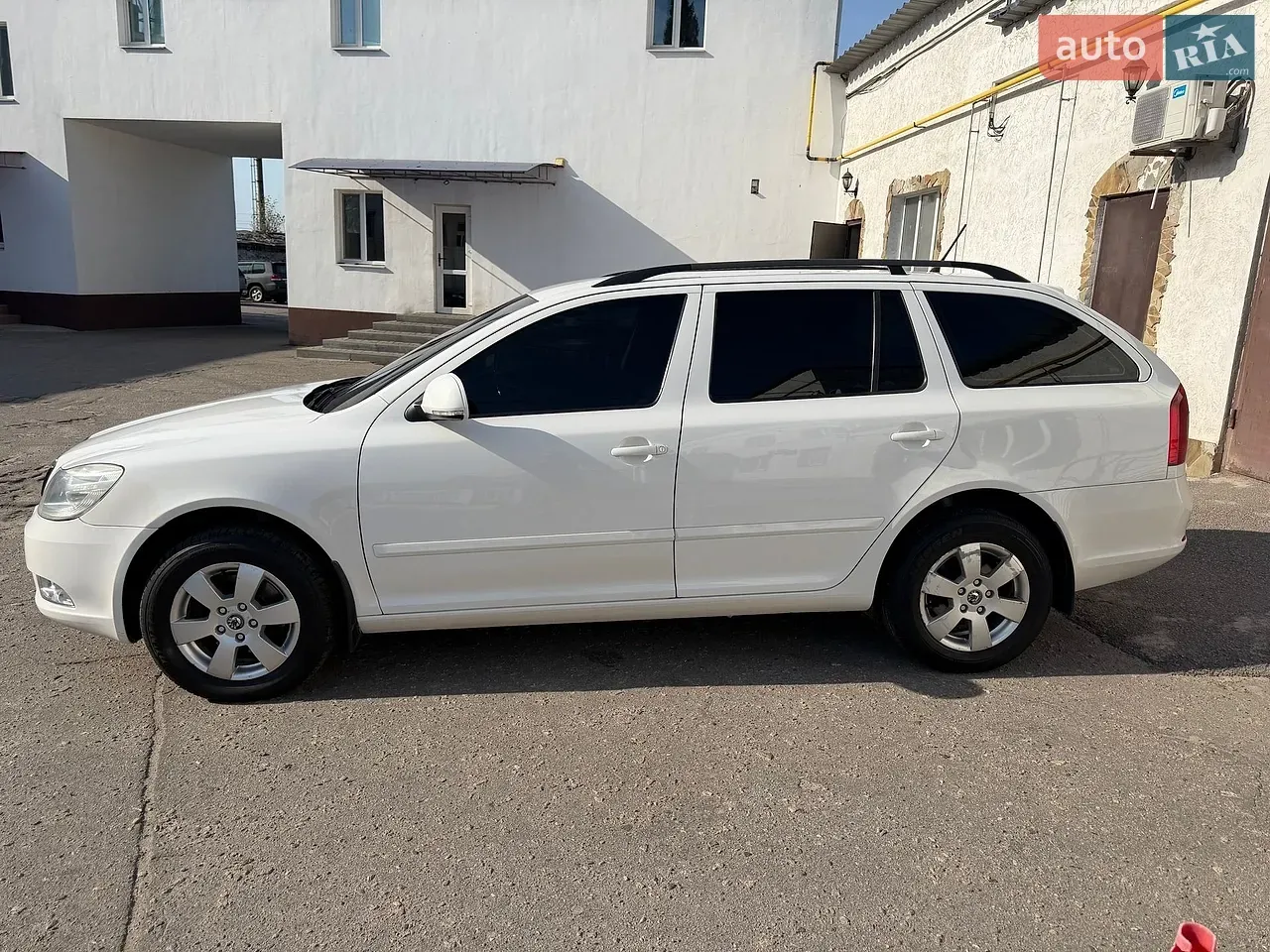 Skoda Octavia 2012 photo 4