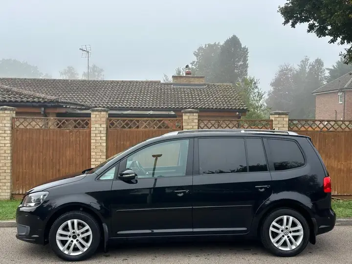 Volkswagen Touran 2014 photo 5