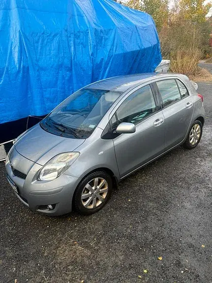 Toyota Yaris 2010 photo 2