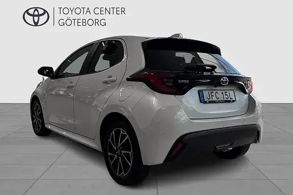 Toyota Yaris 2023 photo 4