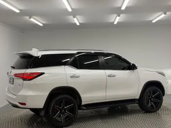 Toyota Fortuner 2023 photo 4