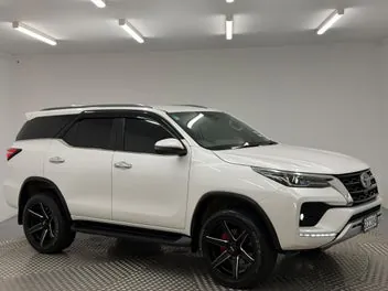 Toyota Fortuner 2023 photo 2