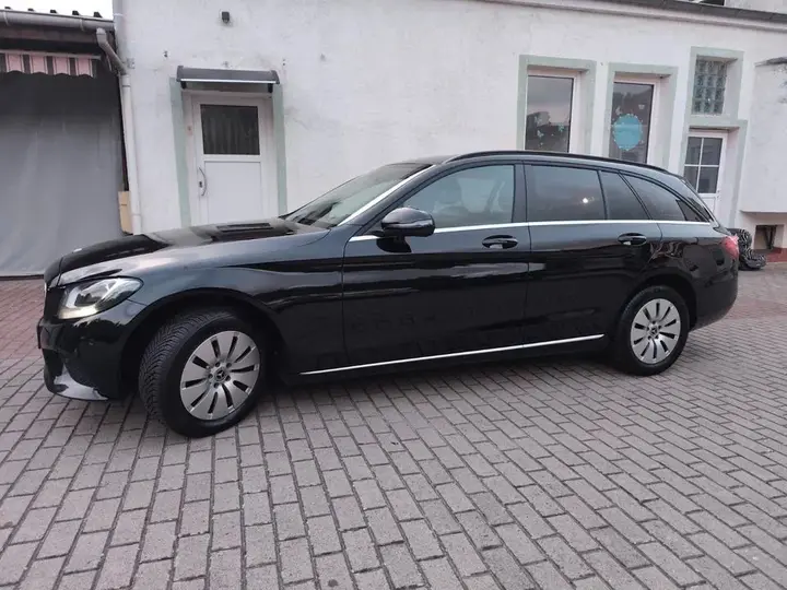 Mercedes-Benz C200